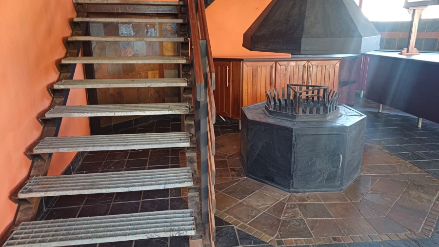 3 Bedroom Property for Sale in Kosmos Ridge North West